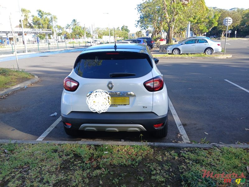 2019' Renault Captur photo #3