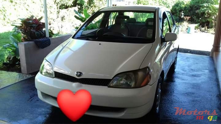 1999' Toyota Echo photo #1