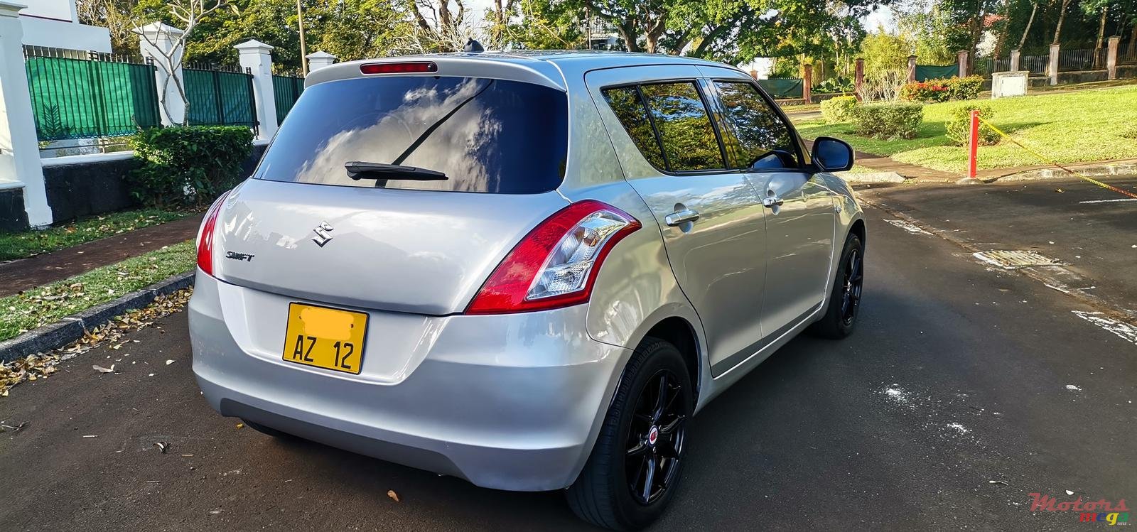 2012' Suzuki Swift photo #3