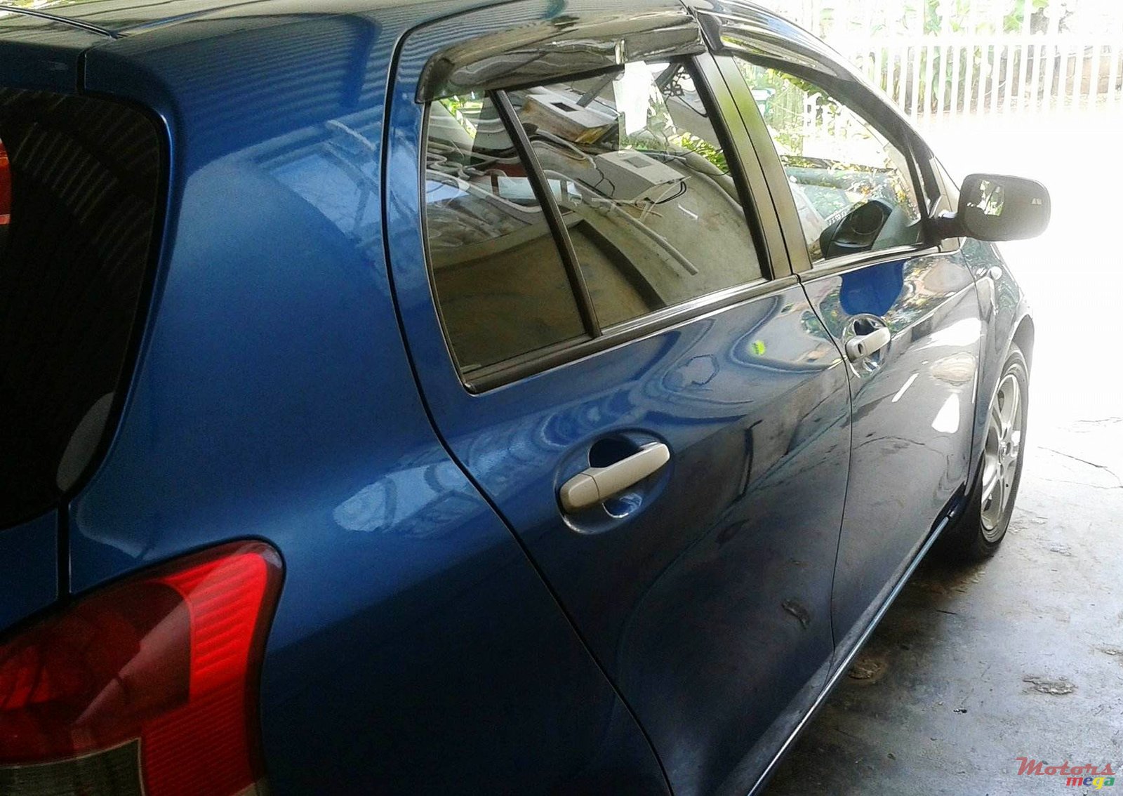 2010' Toyota Yaris photo #3