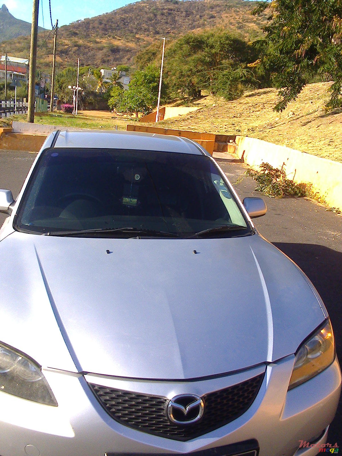 2004' Mazda 3 photo #1