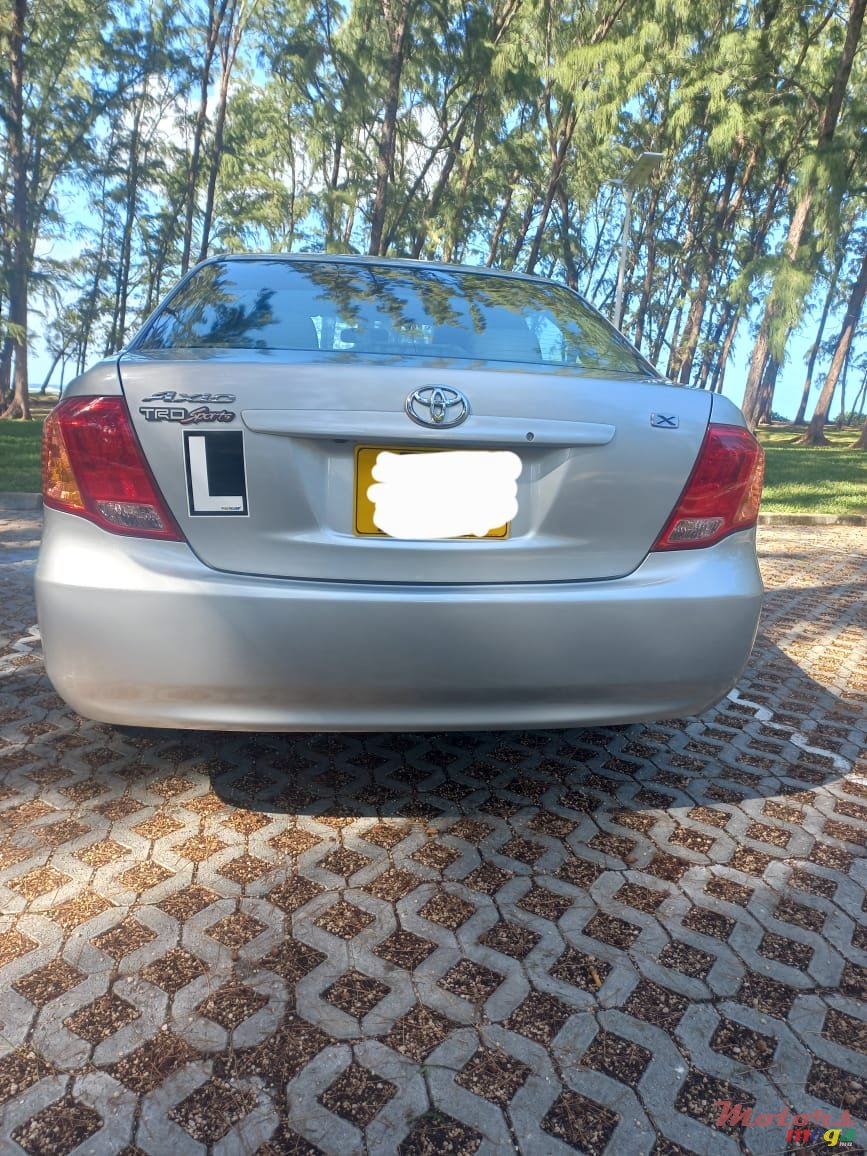 2007' Toyota Axio photo #3