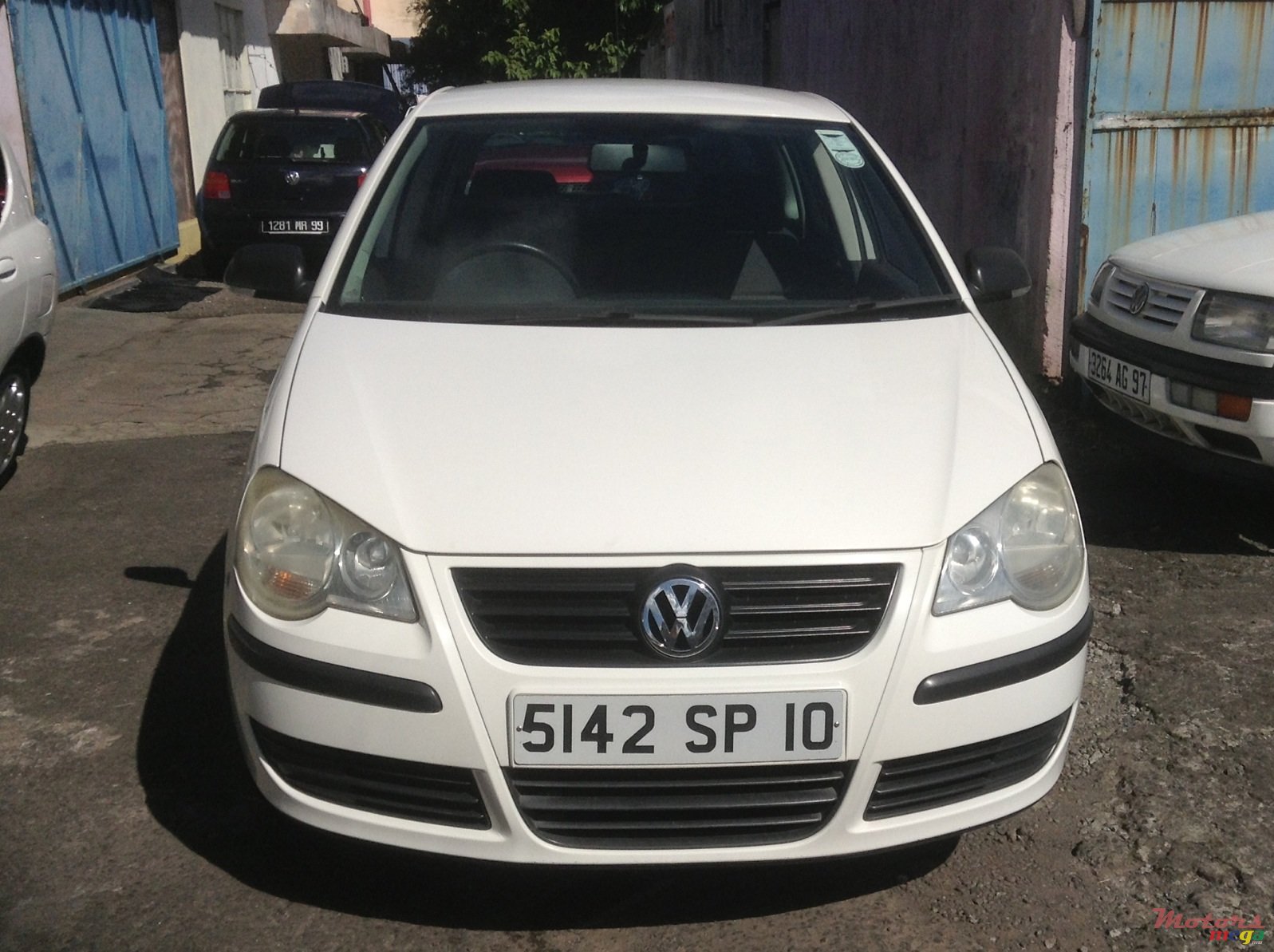 2010' Volkswagen Polo photo #1