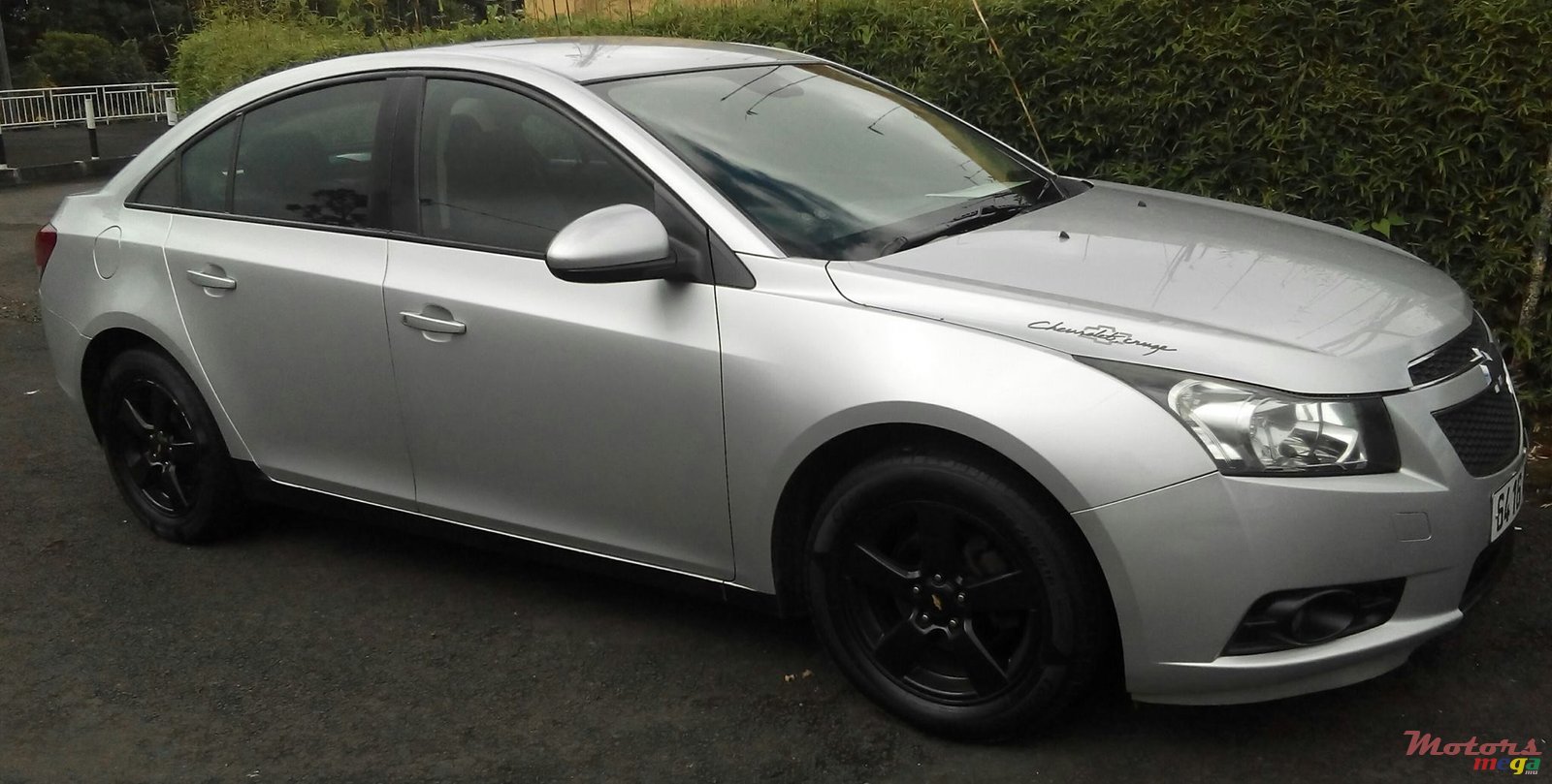 2010' Chevrolet Cruze photo #1