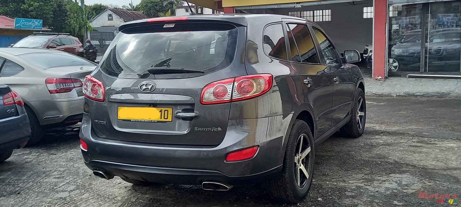 2010' Hyundai Santa Fe photo #4