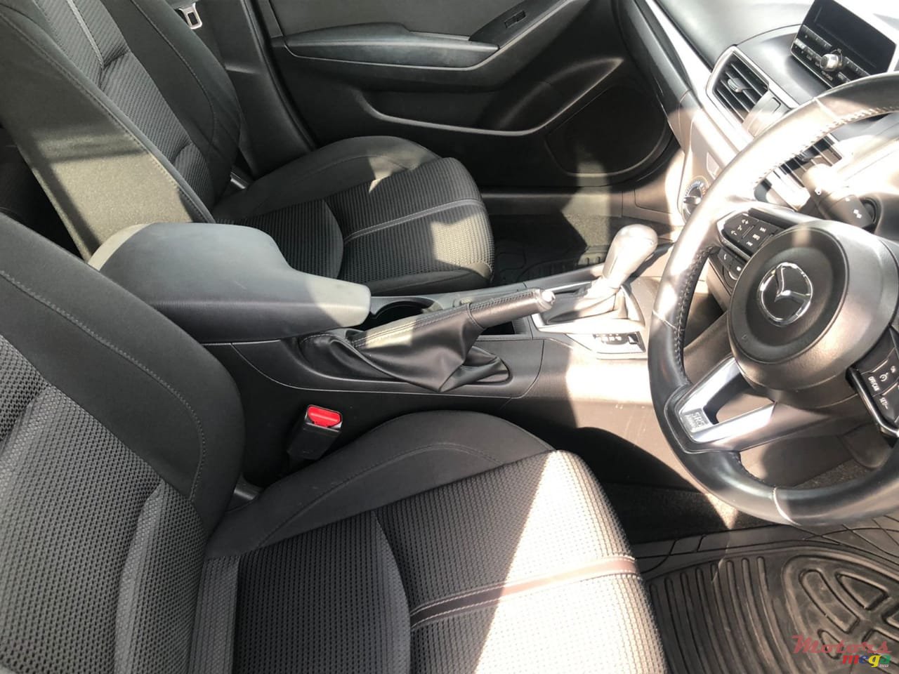 2017' Mazda 3 photo #5
