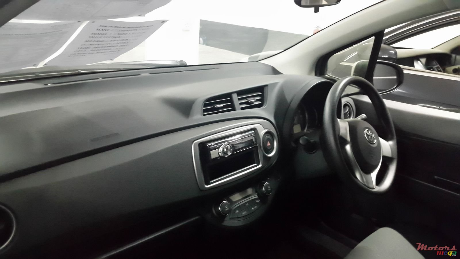 2013' Toyota Vitz photo #2