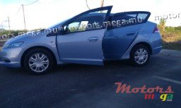 2010' Honda Insight Hybrid photo #3