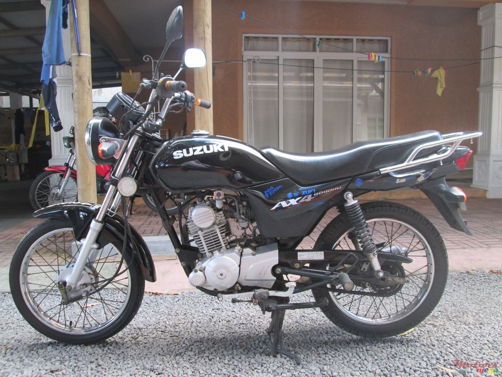 2013' Suzuki AX4 photo #3