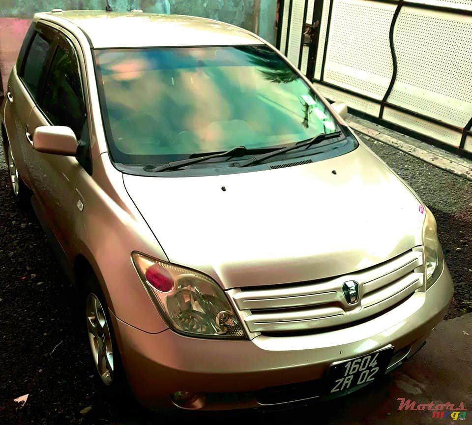 2002' Toyota photo #2