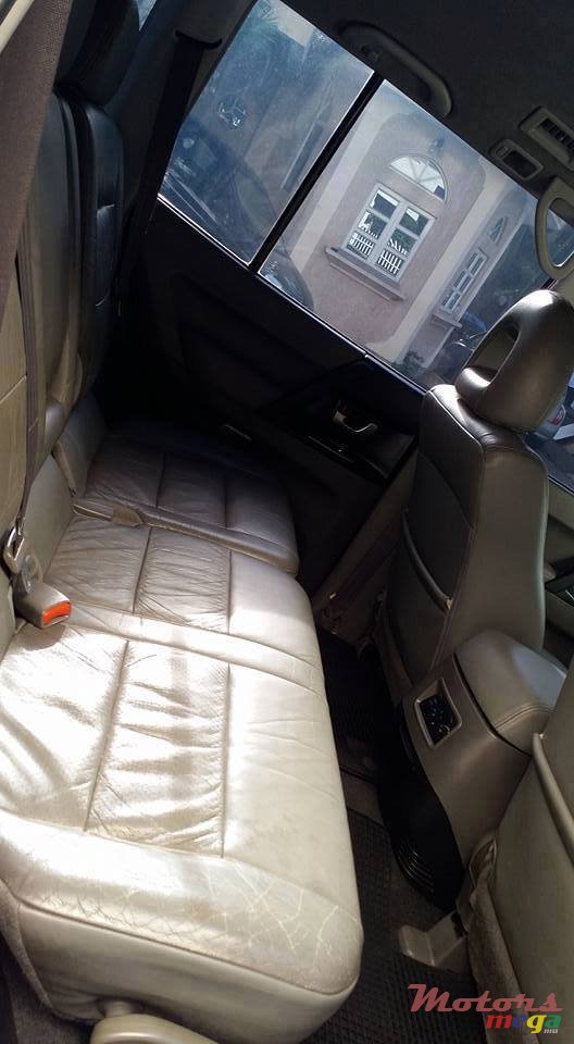 2005' Mitsubishi Pajero GLS 2.8 photo #5