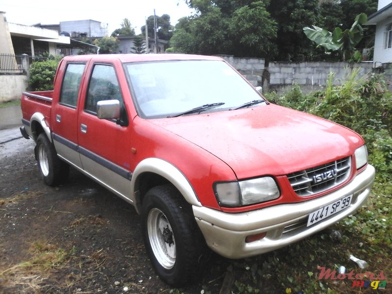 1999' Isuzu 4*4 photo #1