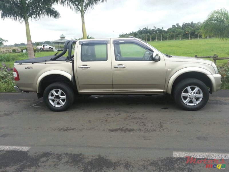 2004' Isuzu D-Max 3.0 full executive 4x4 photo #4