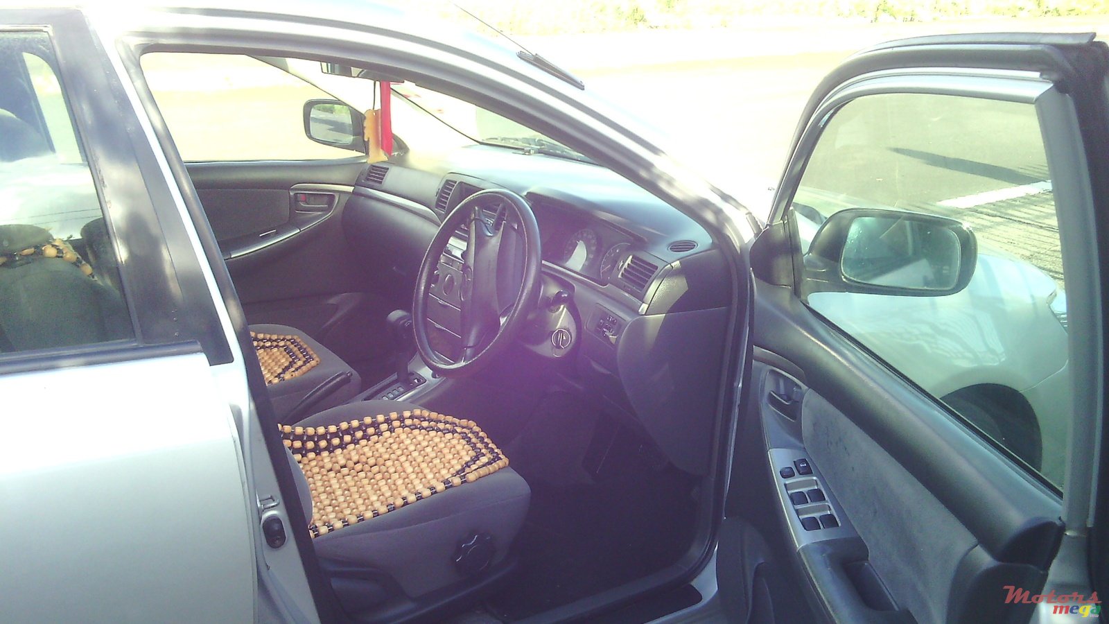 2005' Toyota Corolla photo #2