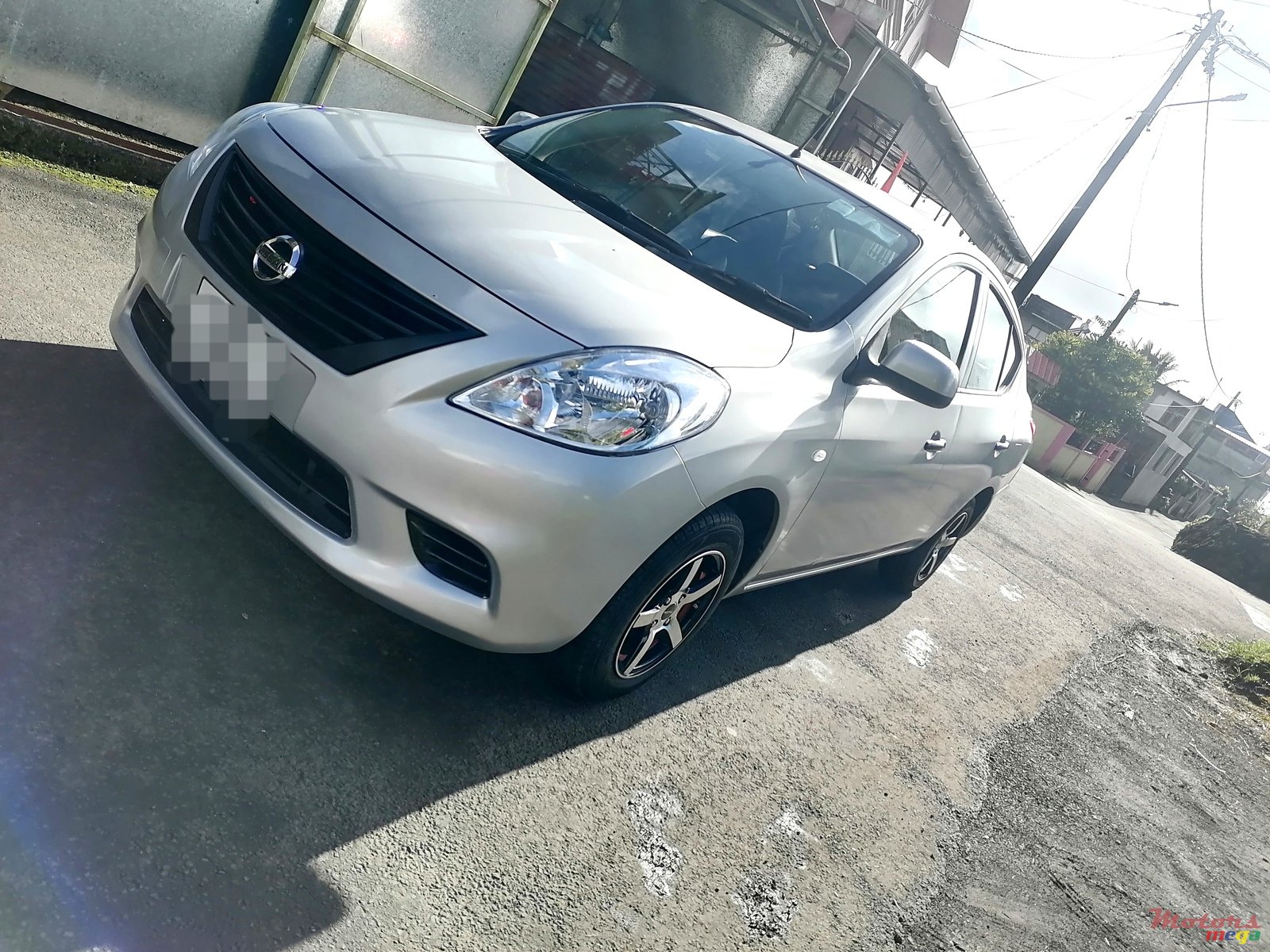 2013' Nissan photo #2