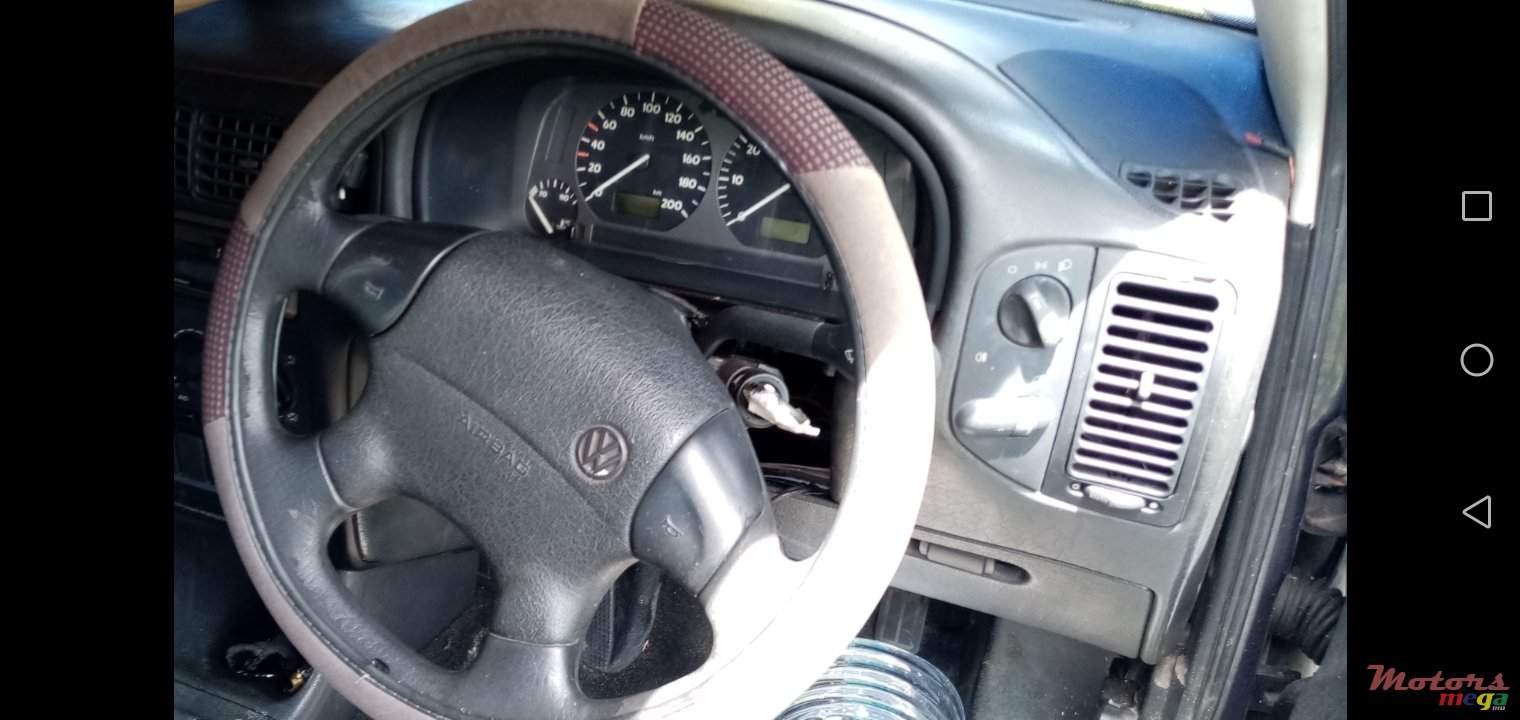 2001' Volkswagen Polo Classic photo #4