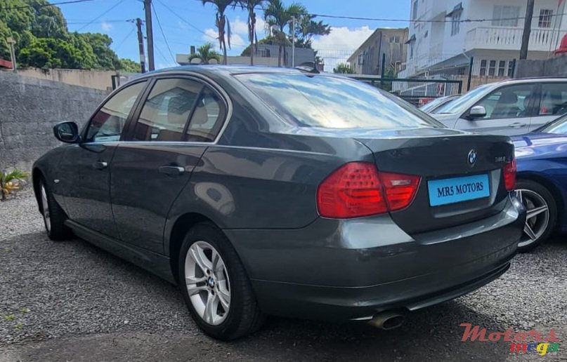 2011' BMW 316 photo #2