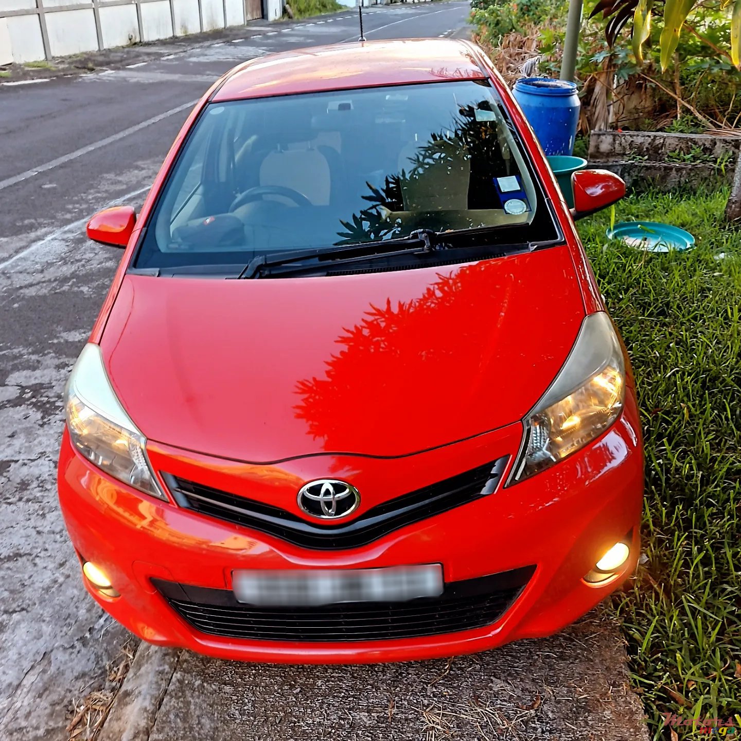 2013' Toyota Yaris Dorigin photo #1