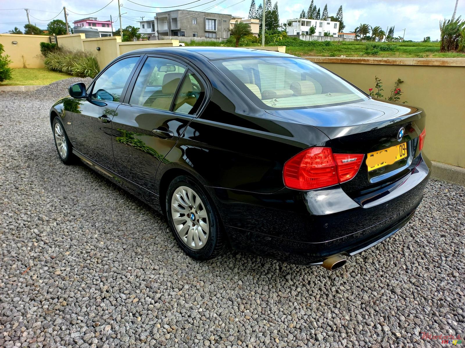 2009' BMW 3 Series photo #4