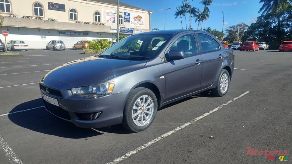 2010' Mitsubishi Lancer EX photo #2