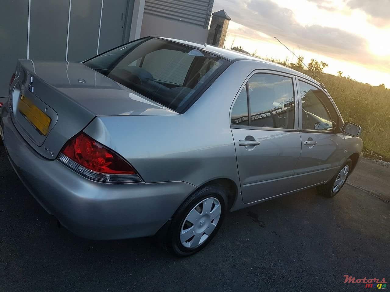 2011' Mitsubishi Lancer GLX photo #5