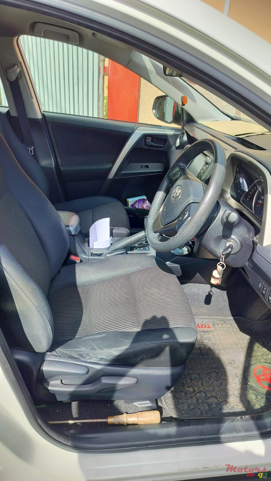 2014' Toyota RAV4 none photo #4