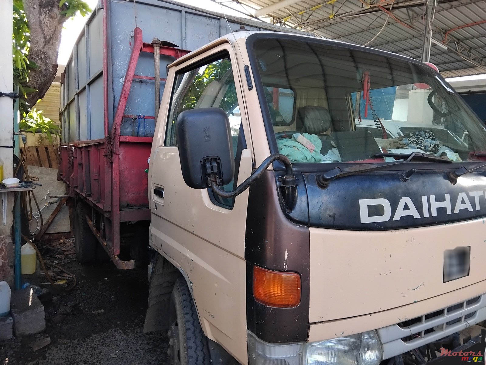 1994' Daihatsu Delta photo #2