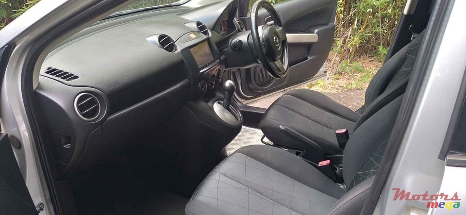 2012' Mazda Demio photo #5