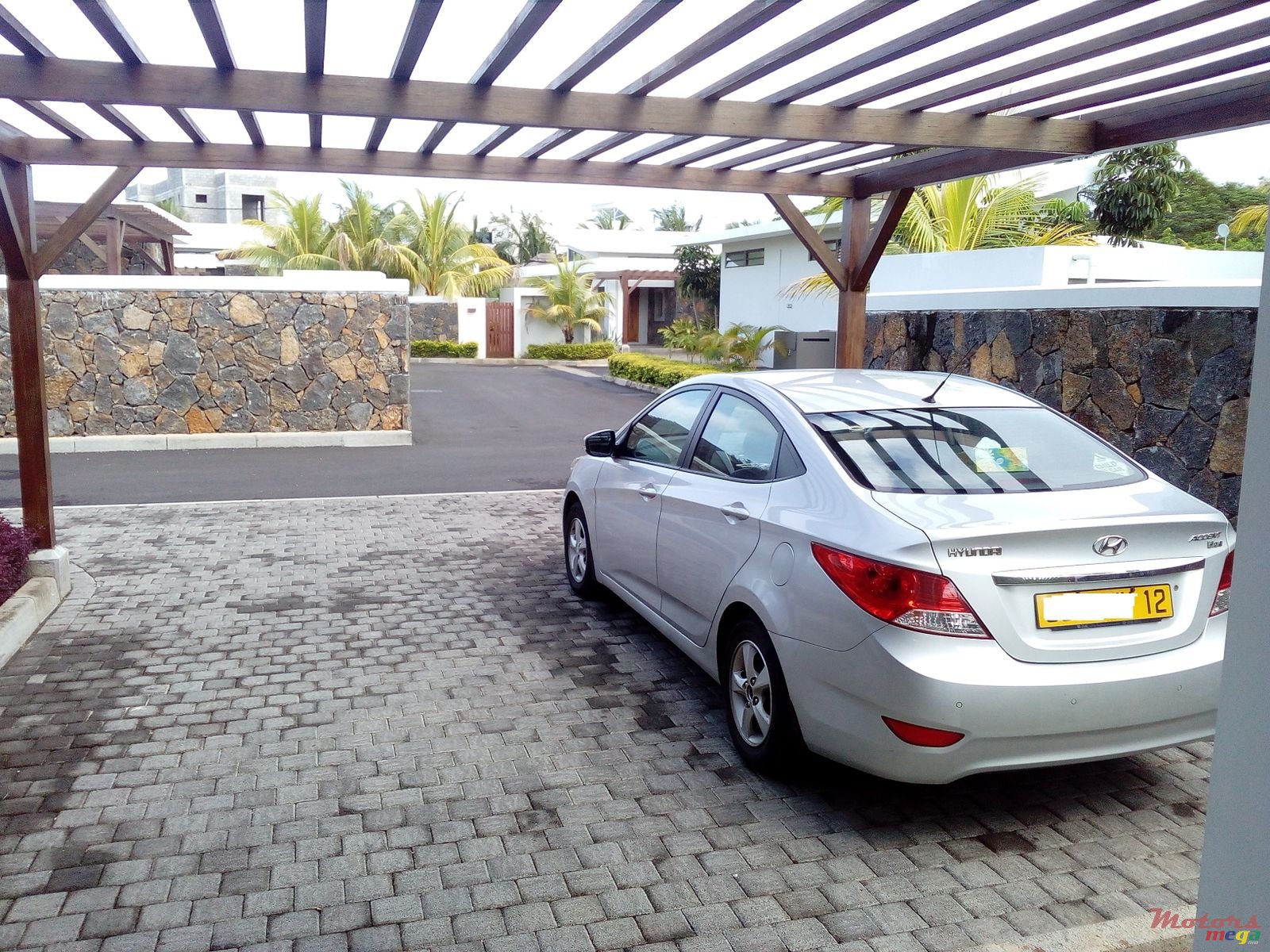 2012' Hyundai Accent photo #1