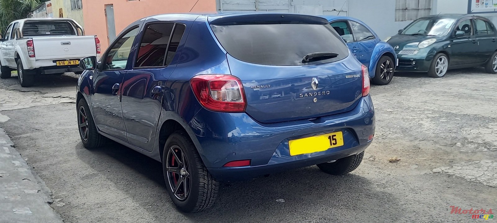 2015' Renault Sandero photo #4