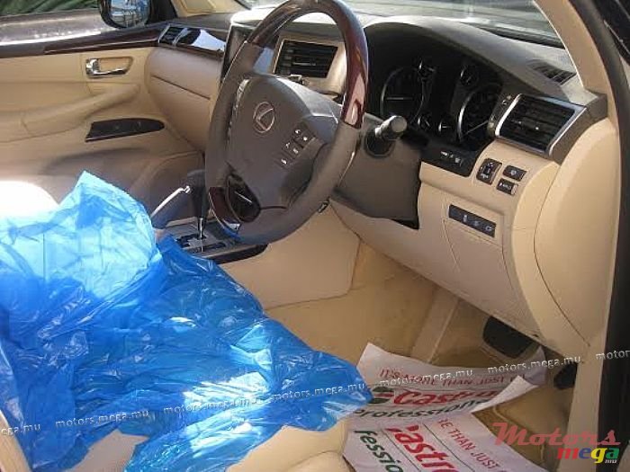 2011' Lexus LX 470 LX570 photo #5