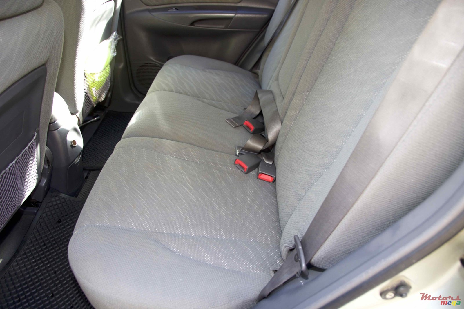 2005' Hyundai Tucson photo #3