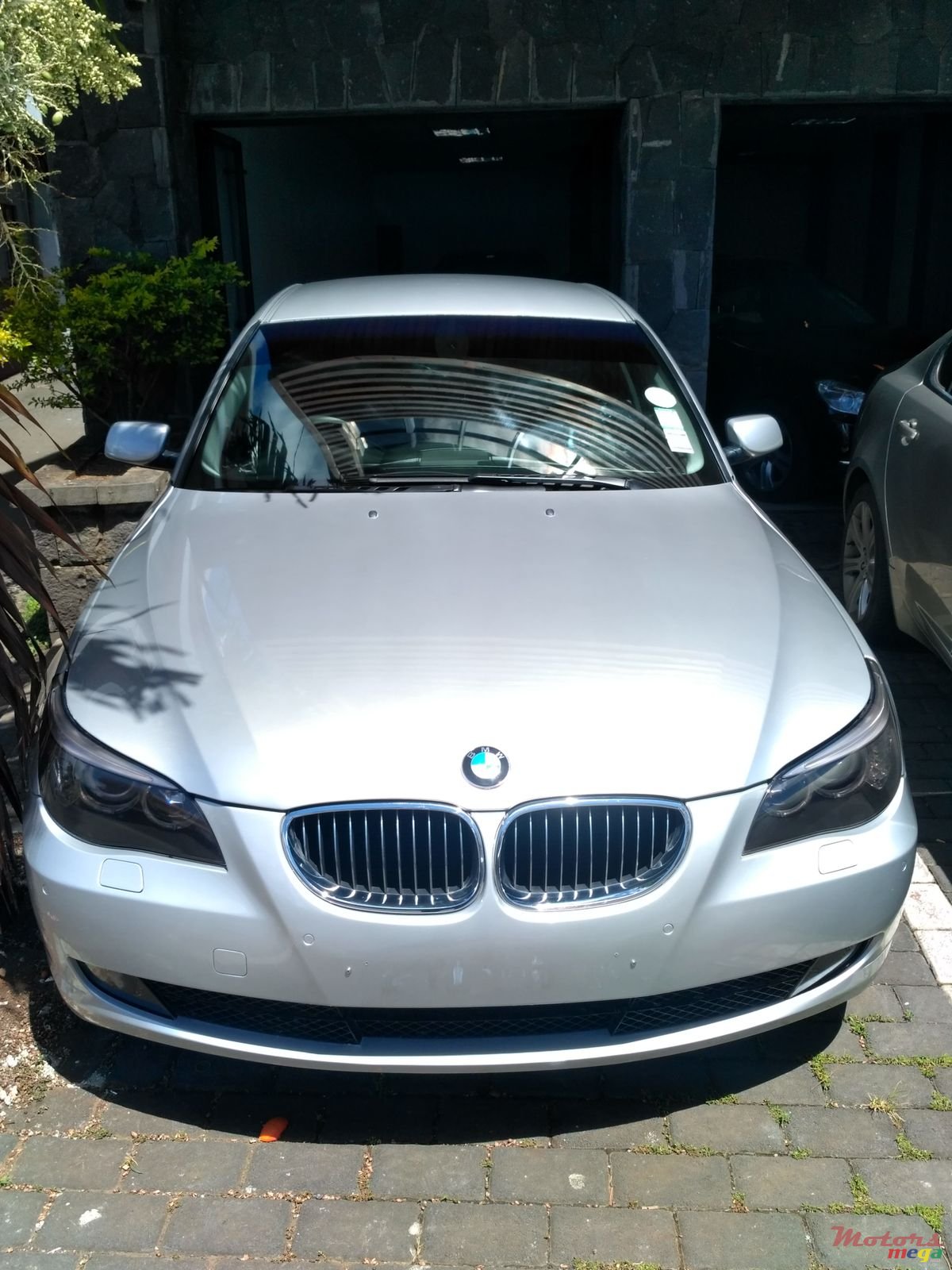 2010' BMW 523 photo #1