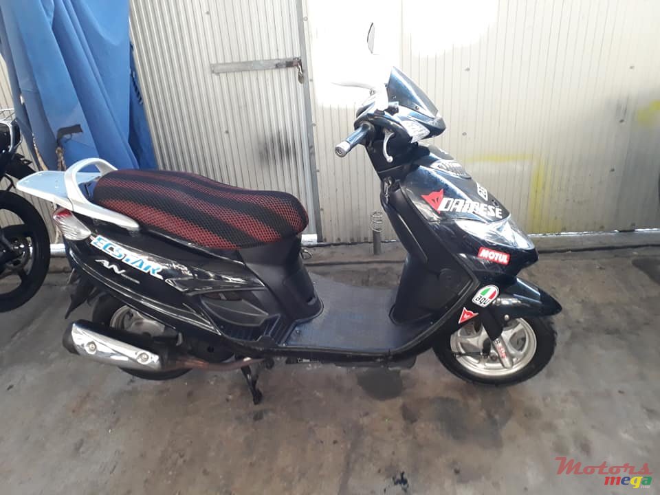 2012' Suzuki AN photo #1