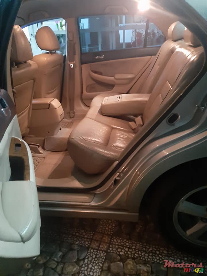 2006' Honda Accord photo #2