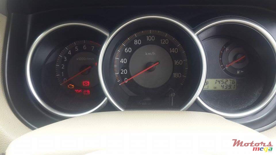 2006' Nissan Tiida photo #6