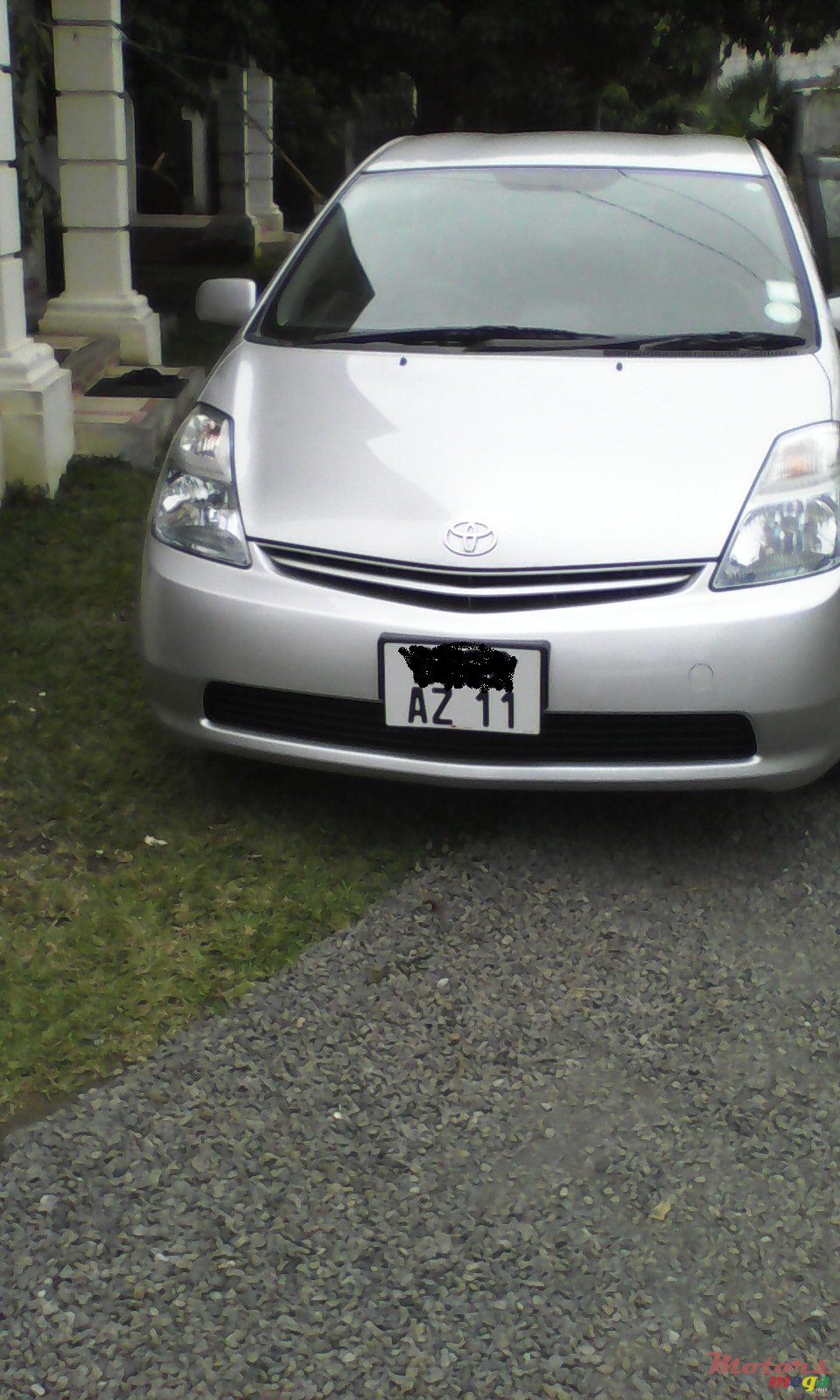 2011' Toyota Prius photo #1