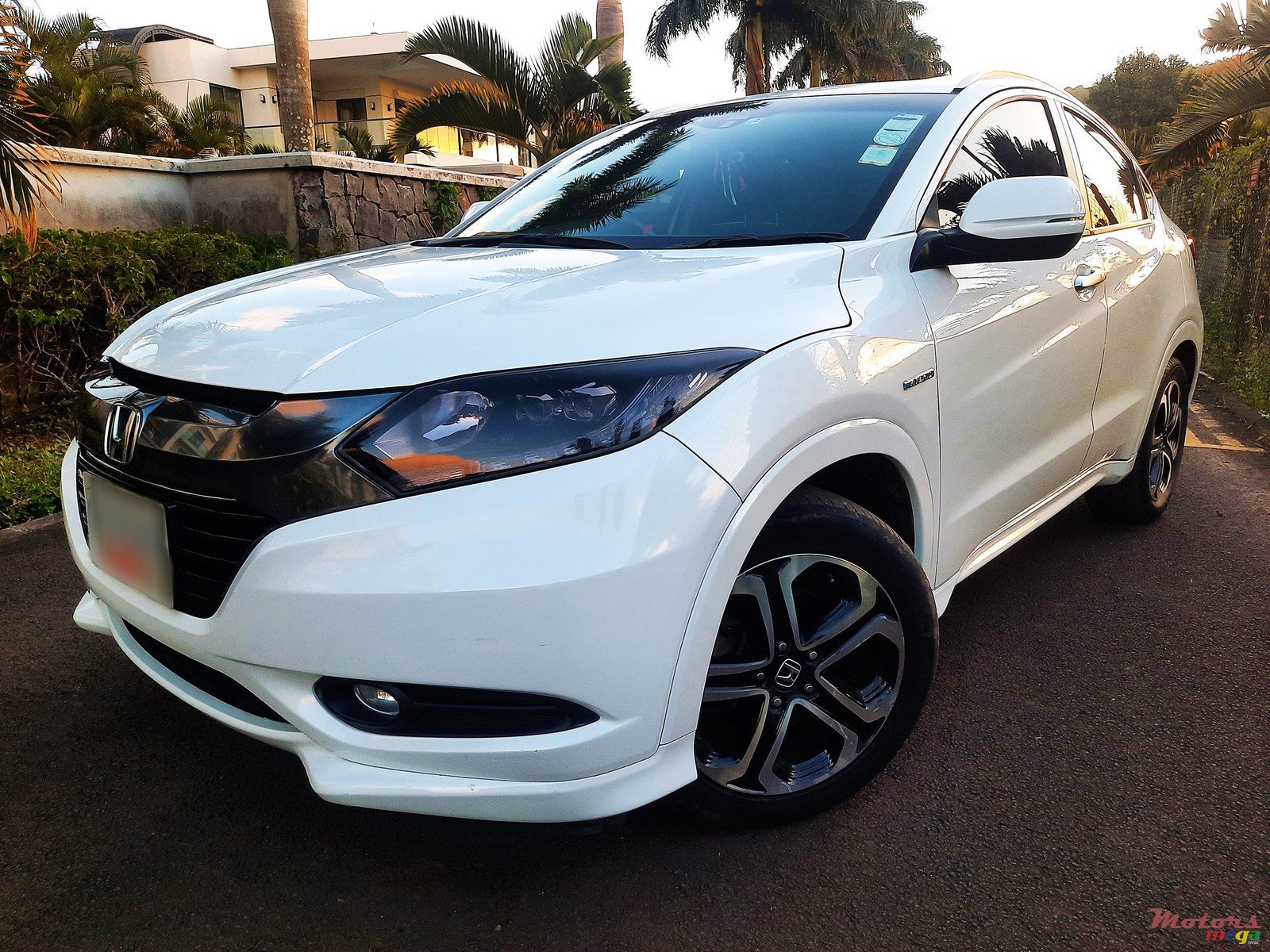 2015' Honda Vezel Z 1.5 Hybrid photo #1