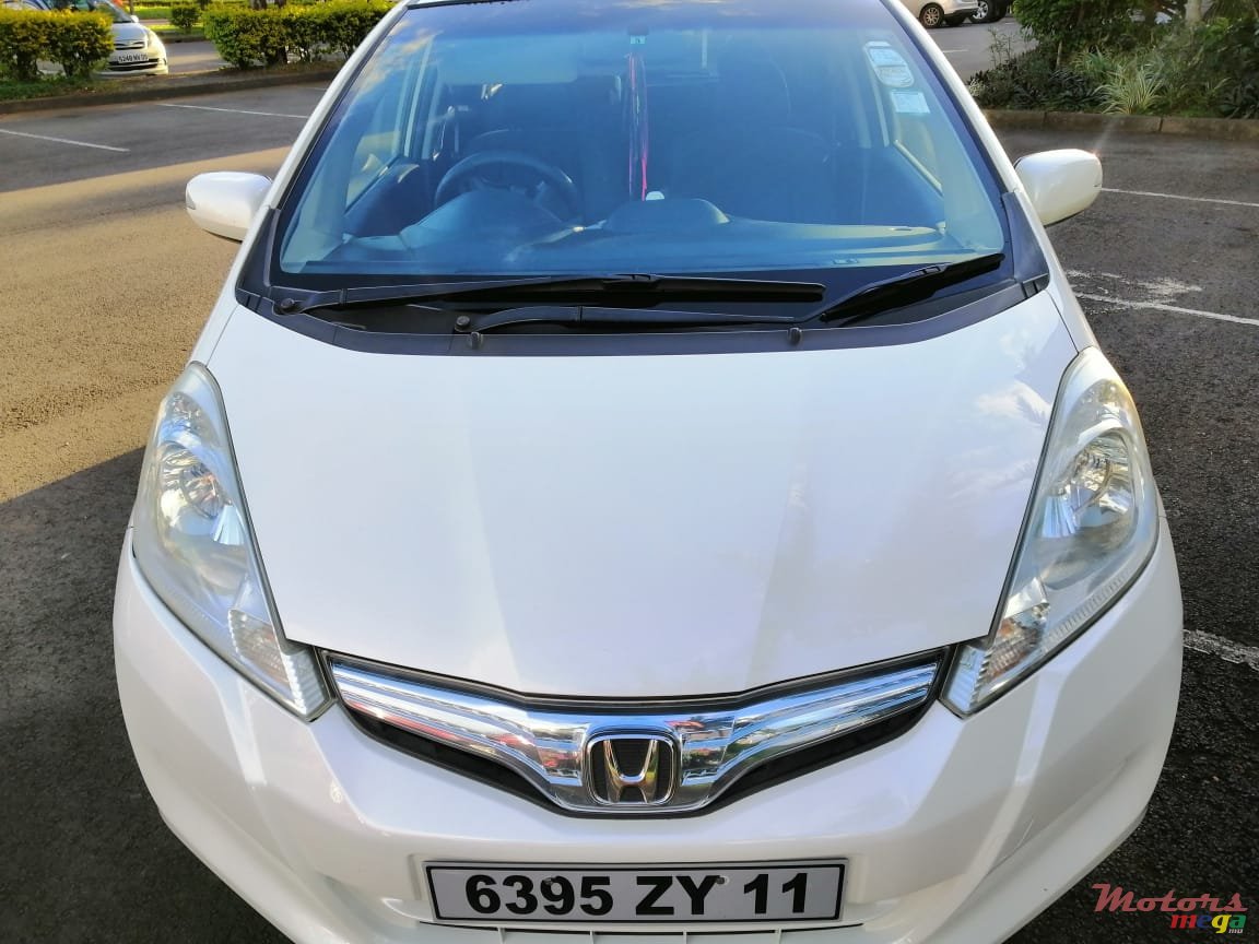 2011' Honda Fit photo #1