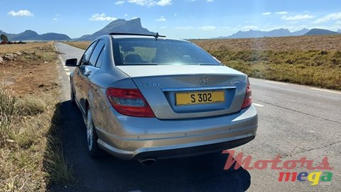 2009' Mercedes-Benz C-Class C200 1800cc photo #4