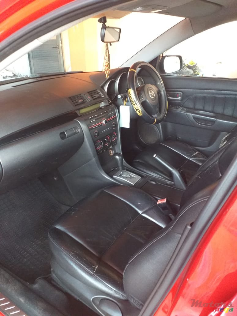 2004' Mazda 3 photo #4