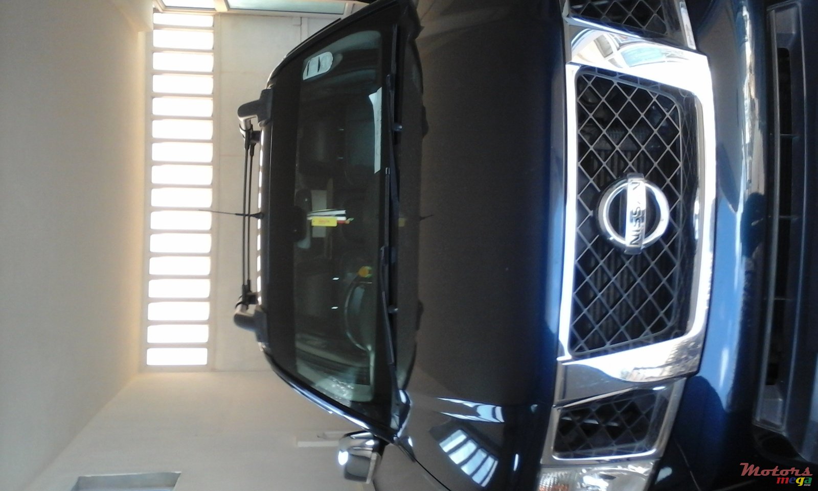 2011' Nissan photo #2