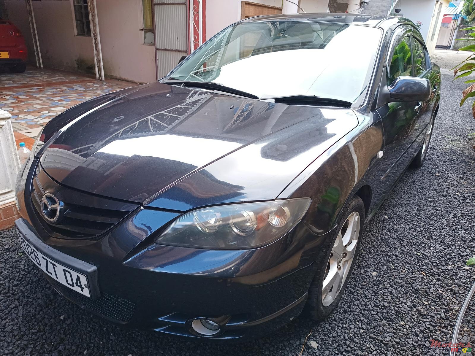 2004' Mazda 3 photo #2