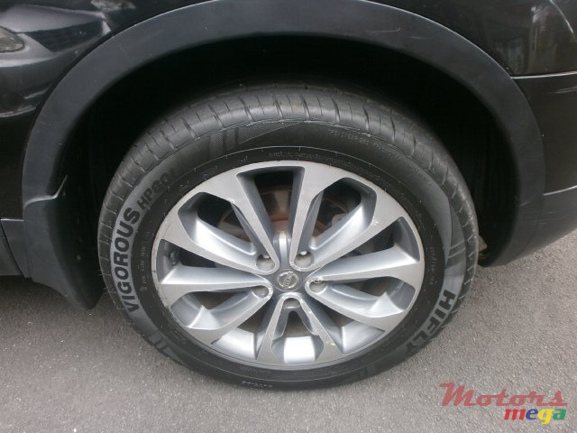 2009' Nissan Qashqai+2 photo #3