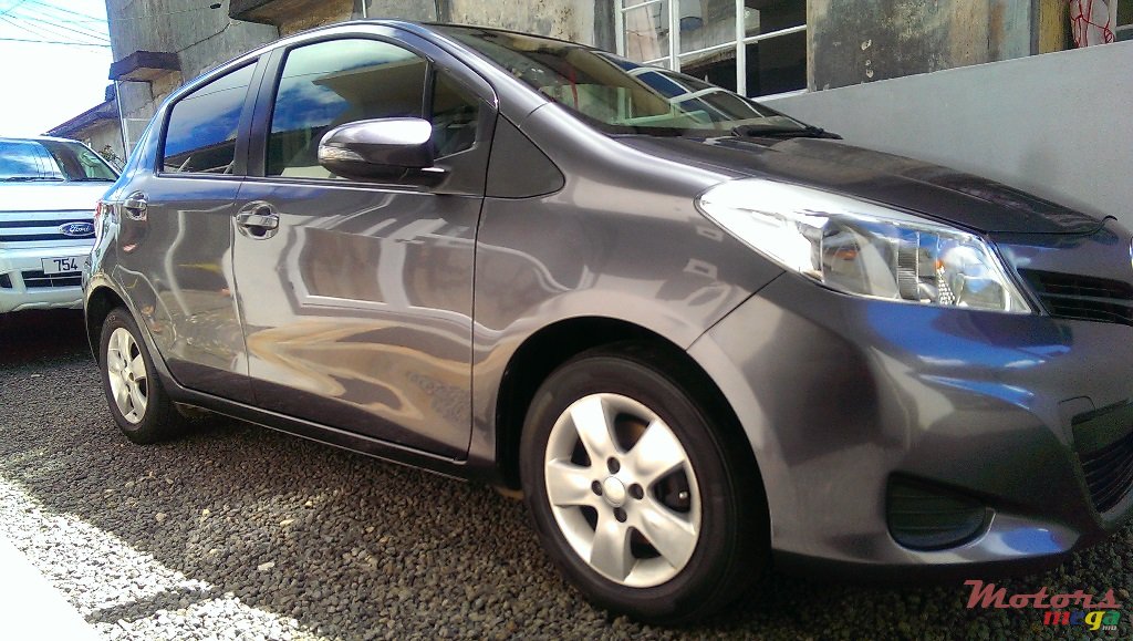 2012' Toyota Vitz photo #3