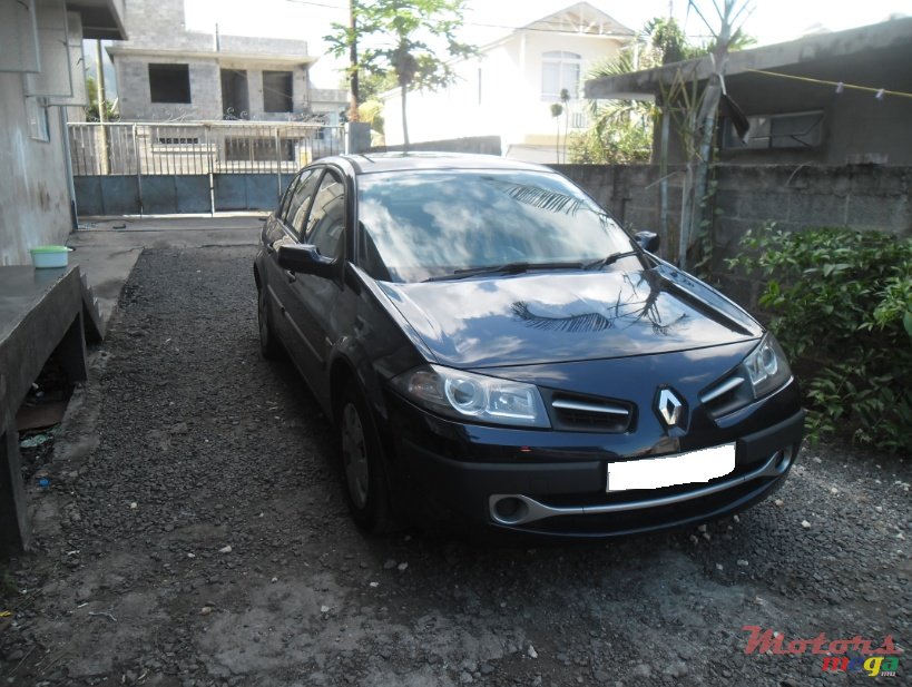 2009' Renault Megane photo #3