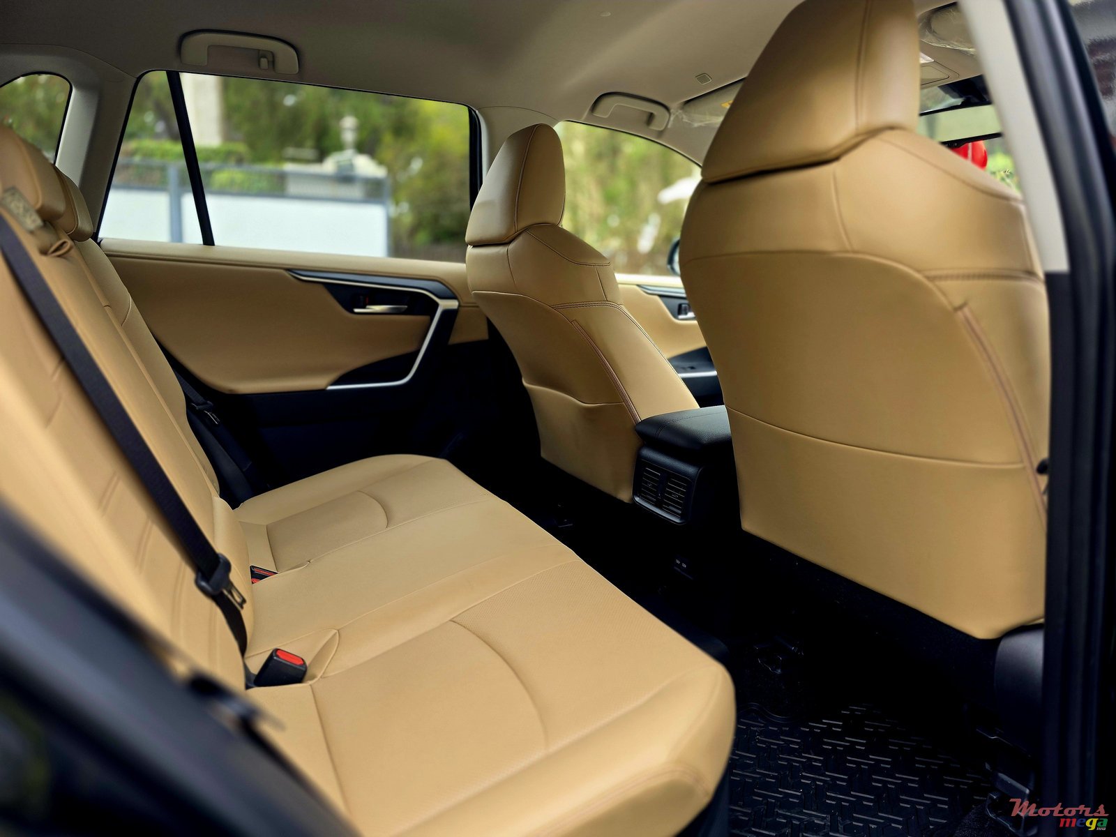 2024' Toyota RAV4 photo #6