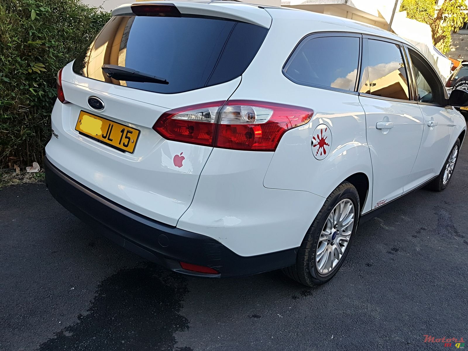 2015' Ford Focus Hatchback photo #3