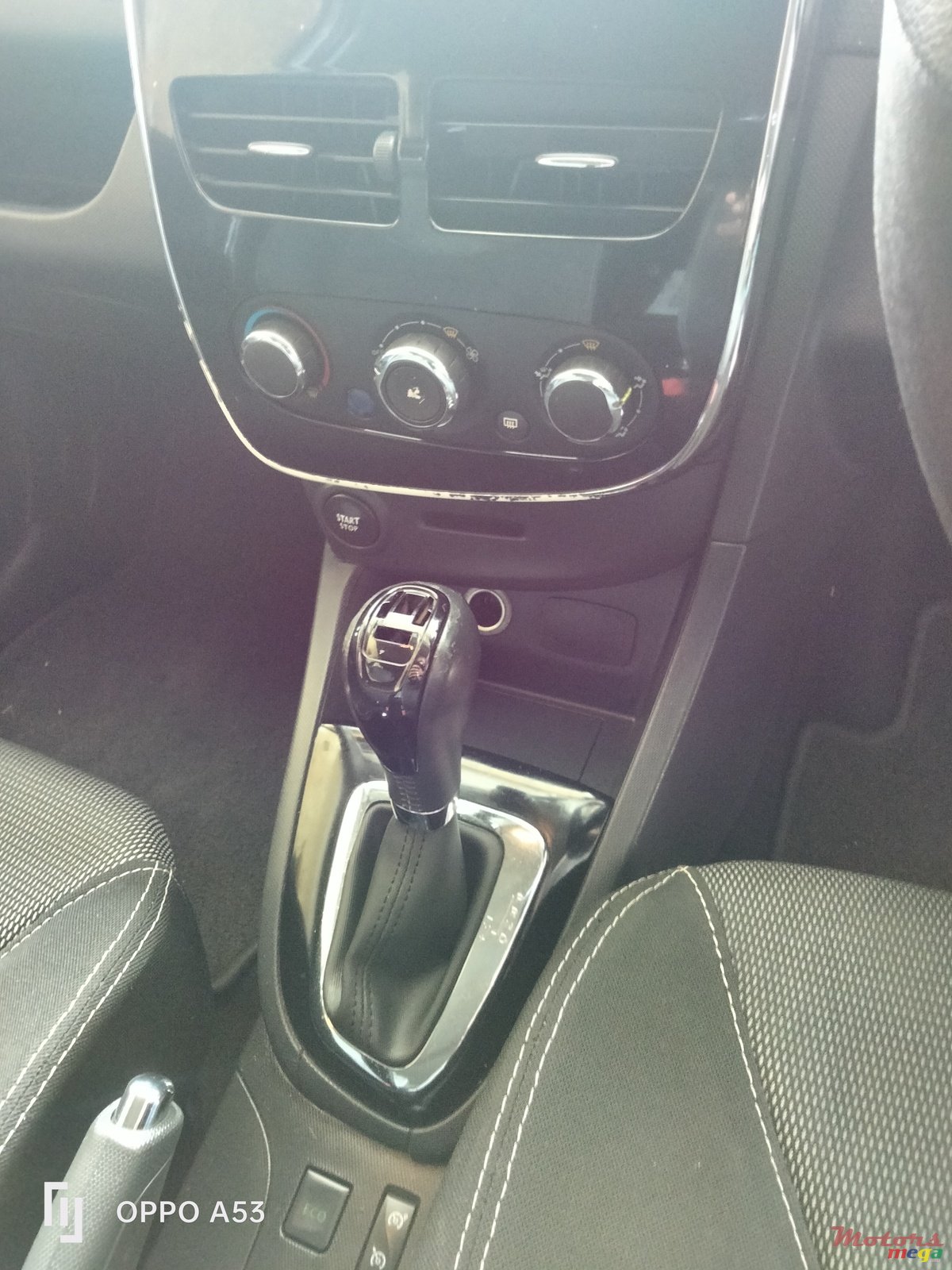 2015' Renault Clio photo #3