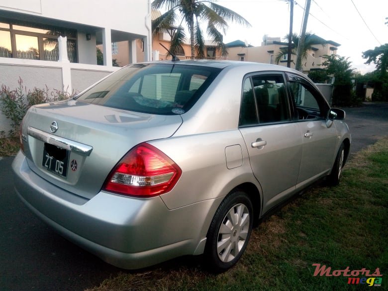 2005' Nissan Tiida Latio photo #3